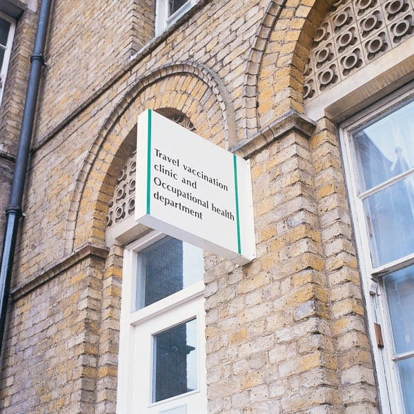 Projecting directional sign for a hospital