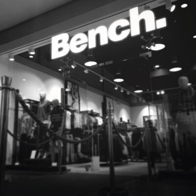 Rimless lettering for Bench in a shopping centre