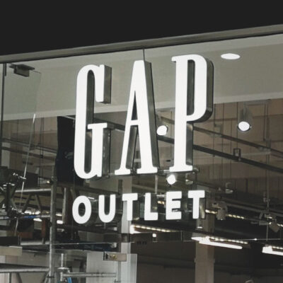 Rimless lettering for Gap in a shopping centre